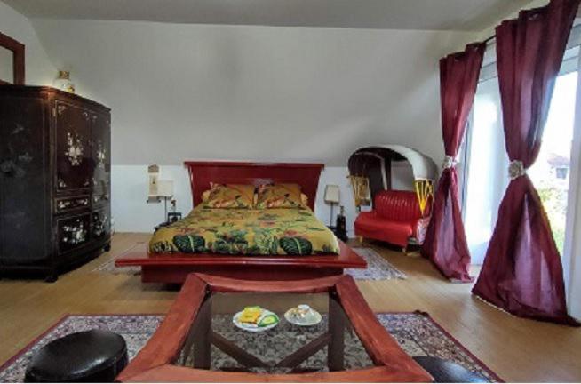 Chez Aurelia - Chambres & Table D'Hotes La Couture-Boussey Phòng bức ảnh
